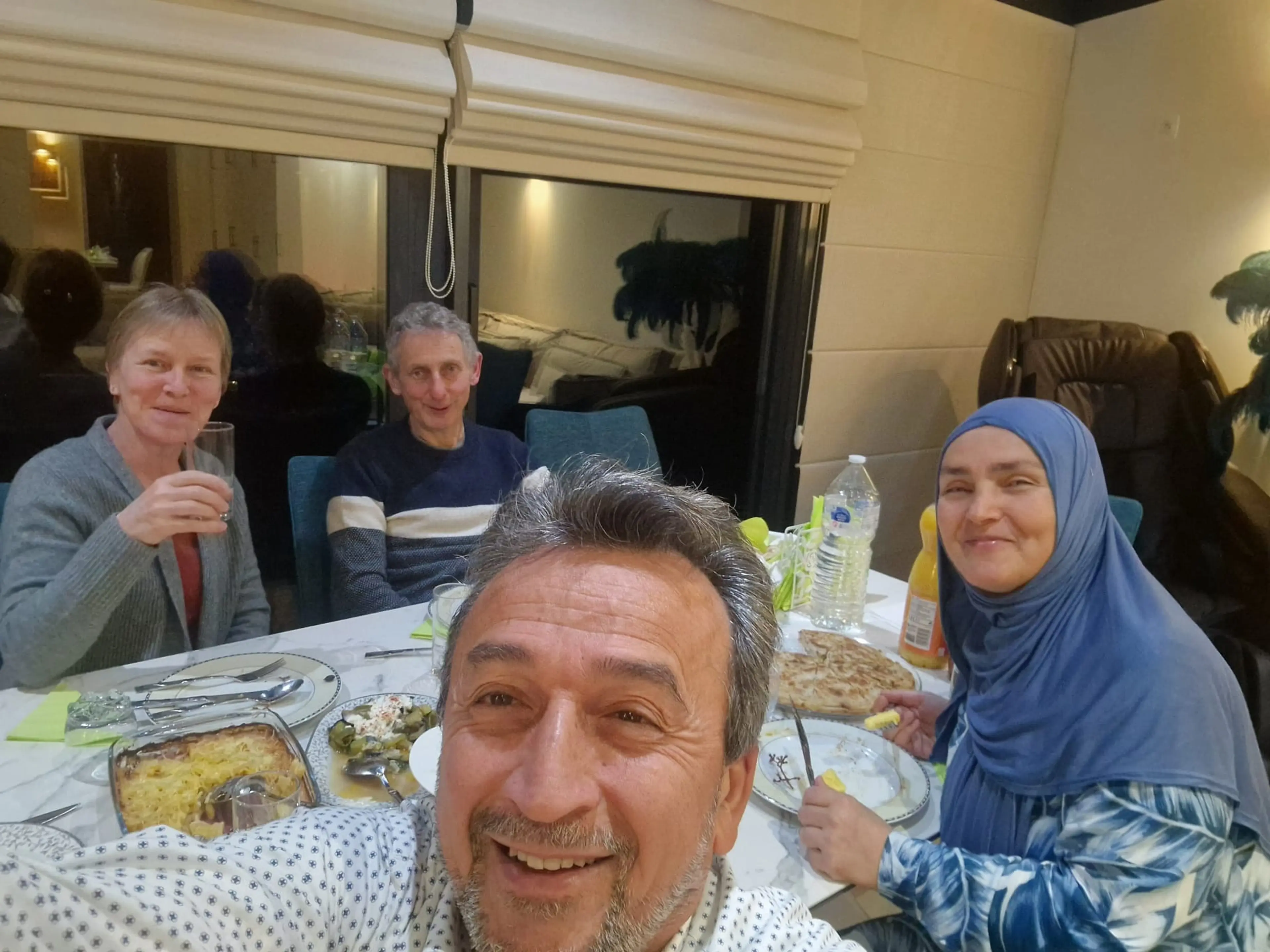 news-iftarmee-zorgt-voor-ontmoeting-en-8